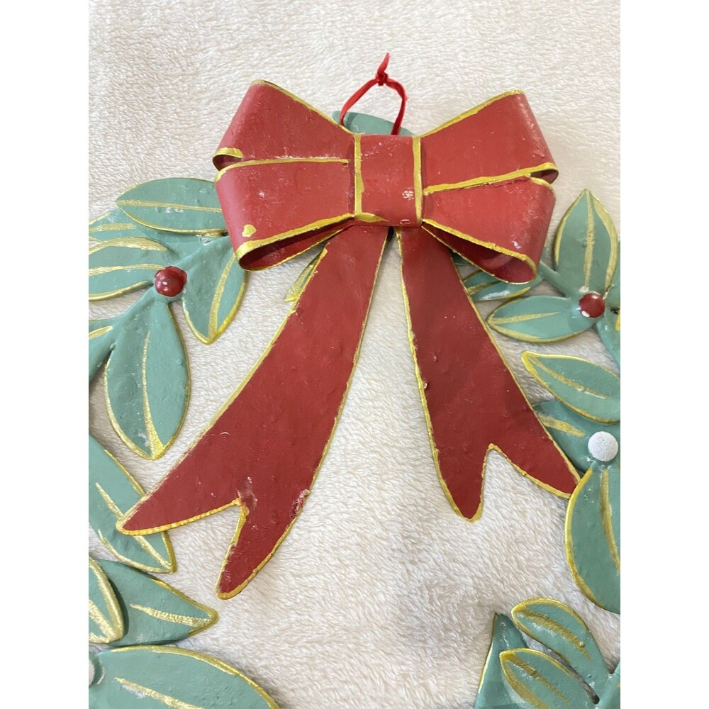 VTG 1980s Metal Christmas Wreath Wall, Door Decor Green Leaves Red Bow Berries - Picture 7 of 14